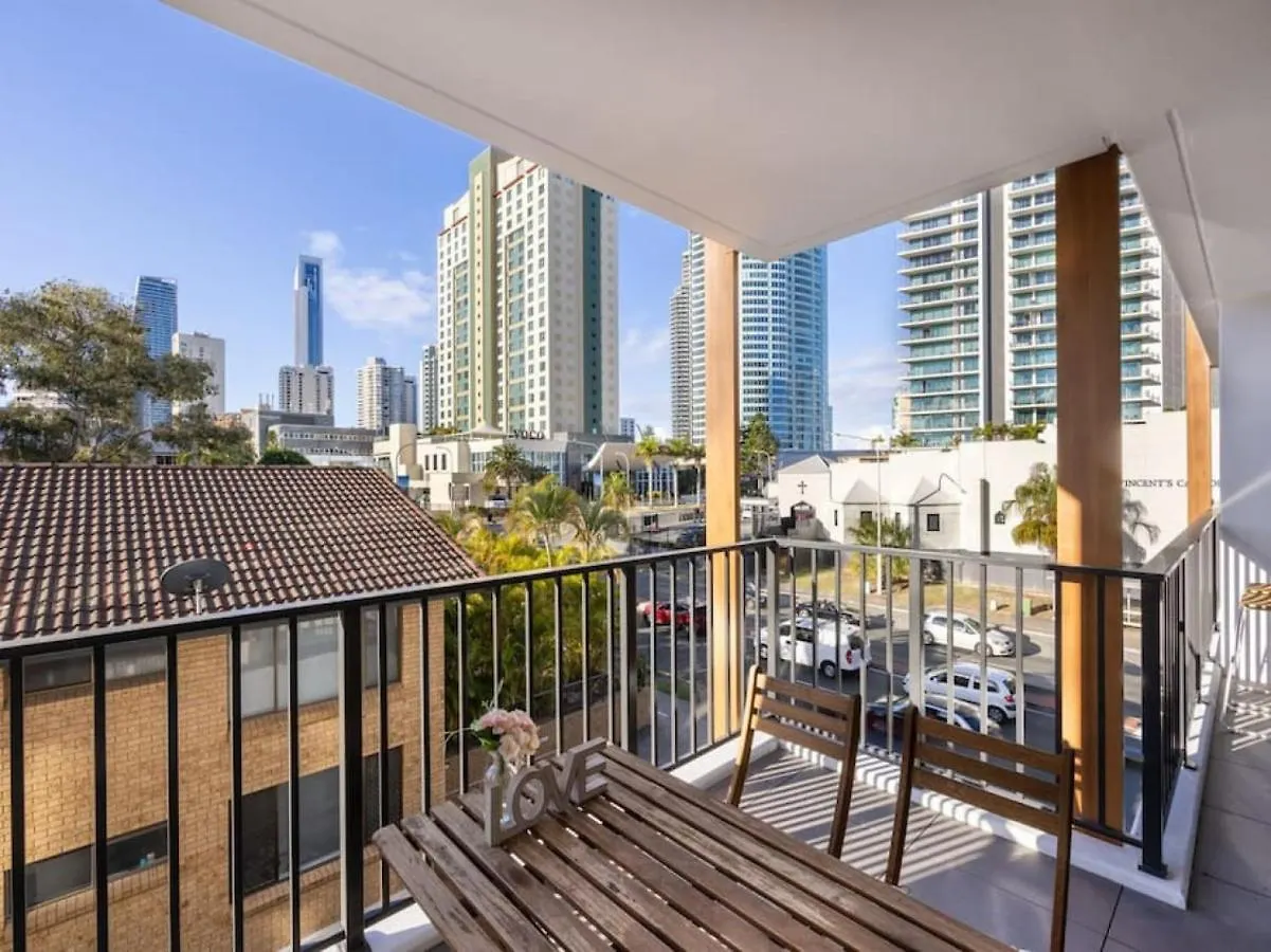 Comfortable 1Br Apt With Pool And Carpark Gold Coast Apartment
